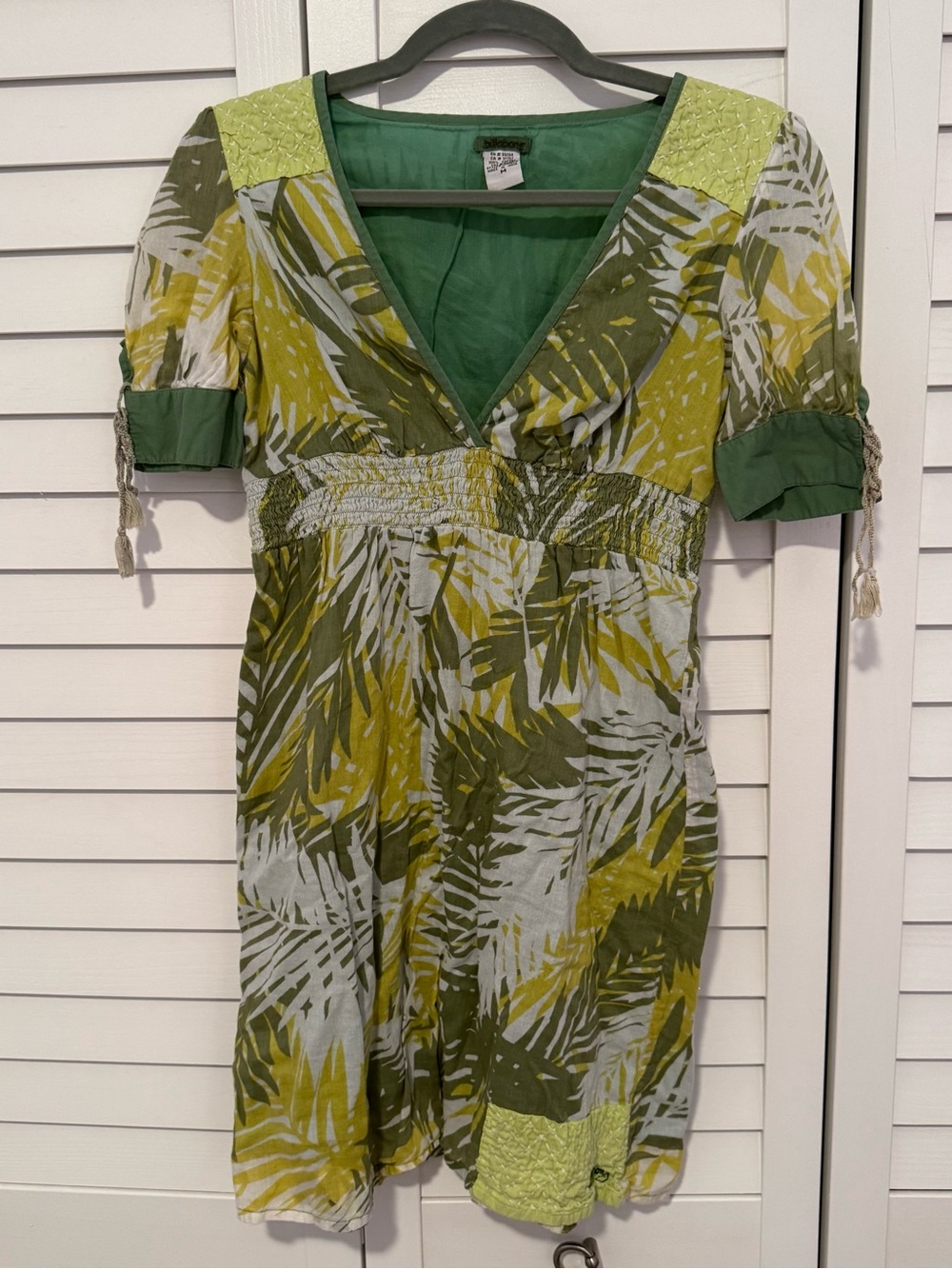 Billabong Green Yellow Leaf-Print V-Neck Dress Beach Boho Vacation Surf Vacation
